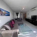 Spacious And Lovely Seaview Apt