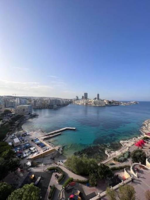 Spacious And Lovely Seaview Sliema