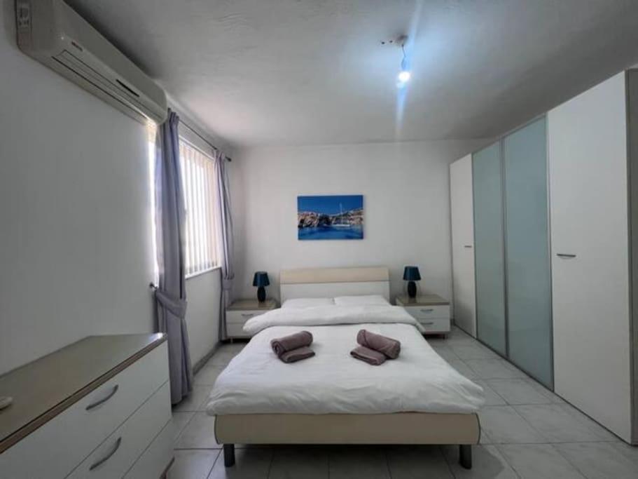 Spacious And Lovely Seaview Apartment *